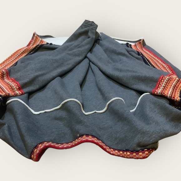 Natural Life - Colorful Knit Trim - Oversized Sweatshirt - Boho Sleeves - L/XL - Picture 10 of 12